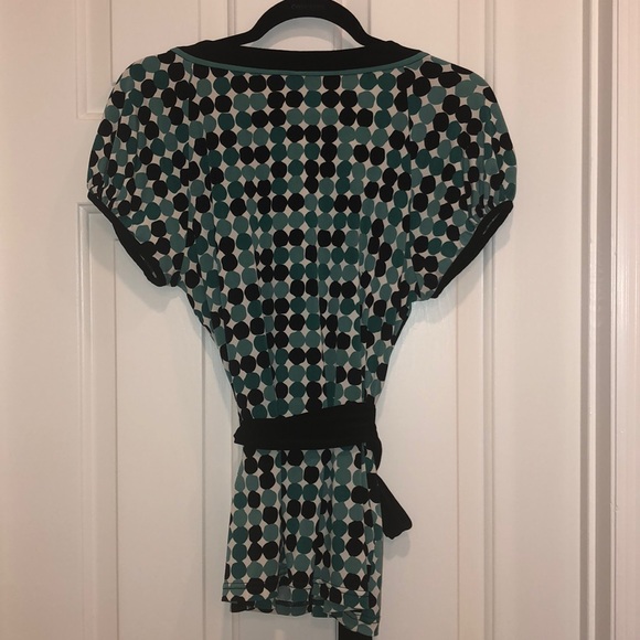 BCBGMAXAZRIA top - L - faux wrap with belt - Picture 6 of 8